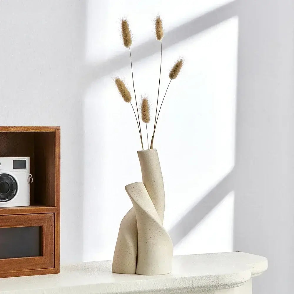 Vaso de Mesa Cerâmica Fosca Irregular Handmade - Detalhes e Design Moderno - Ricaly