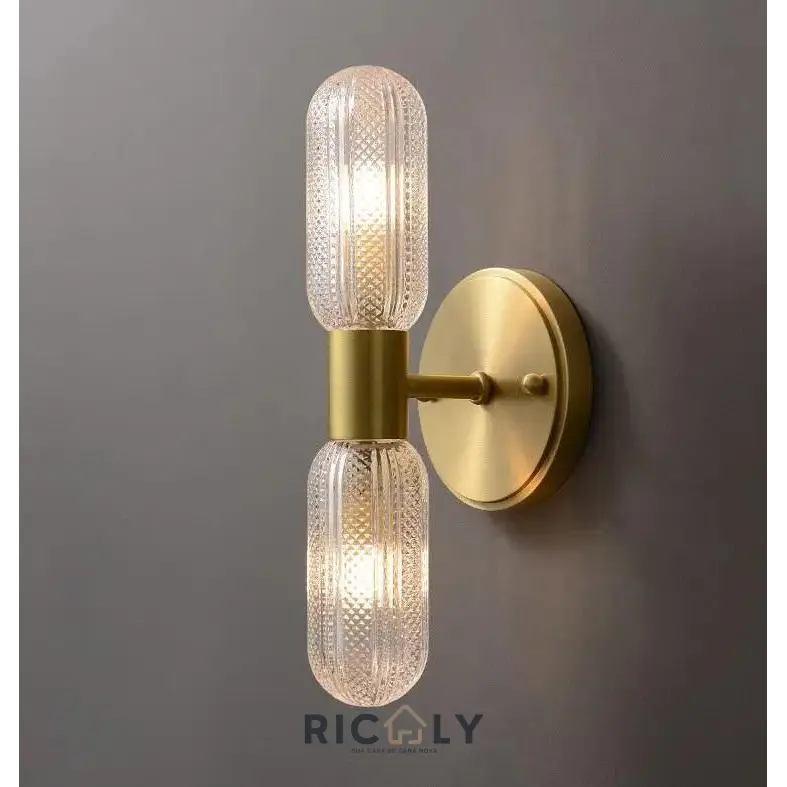 Arandela Dourada Retro Elegance da Ricaly: Ilumine Seu Espaço com Sofisticação e Estilo