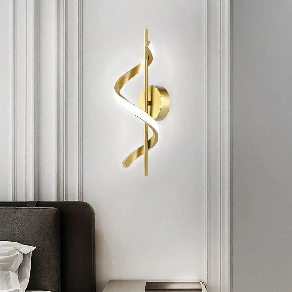 Arandela Dourada Sensacional com Design Espiral e Iluminação Suave Compre agora Ricaly