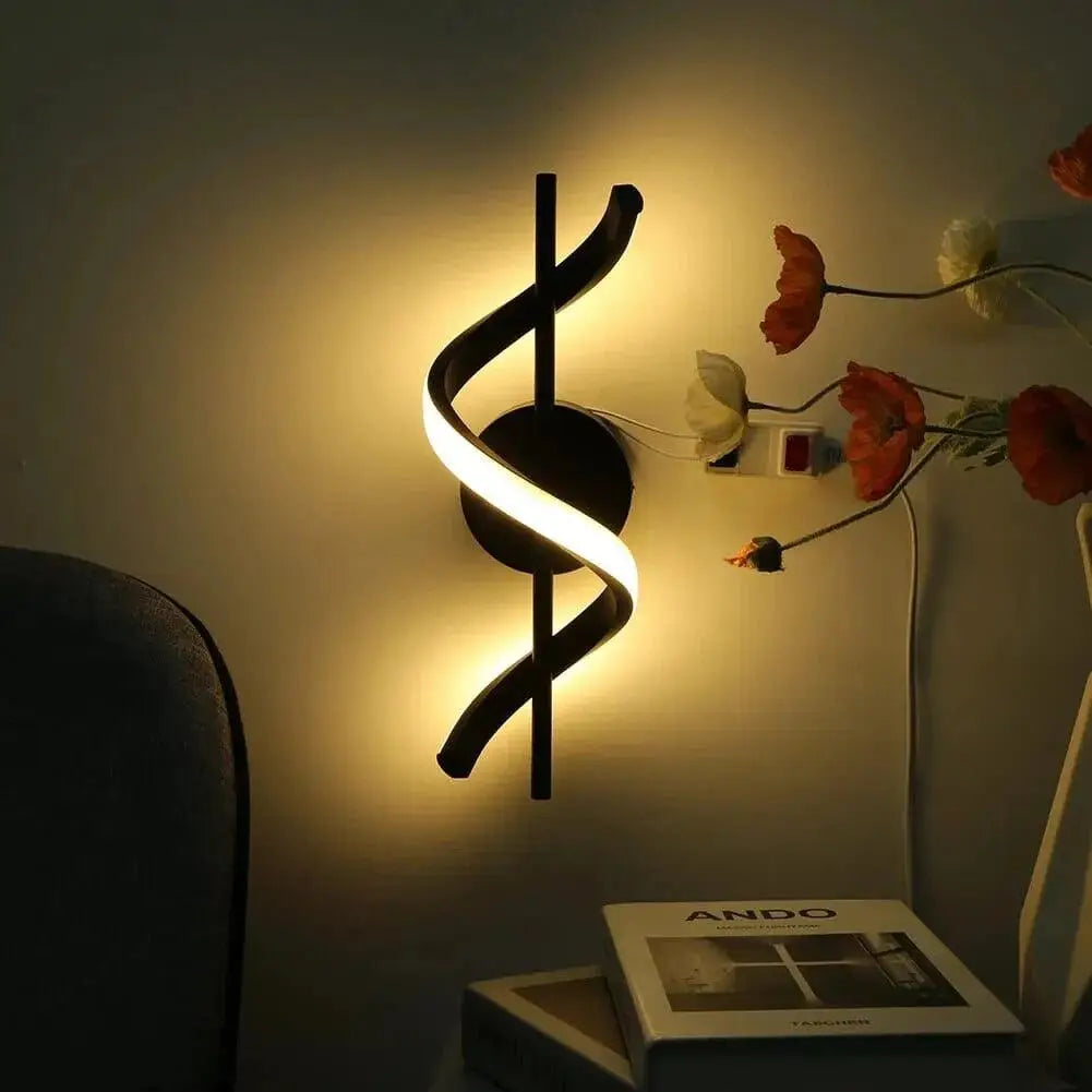 Arandela Dourada Sensacional com Design Espiral e Iluminação Suave Compre agora Ricaly