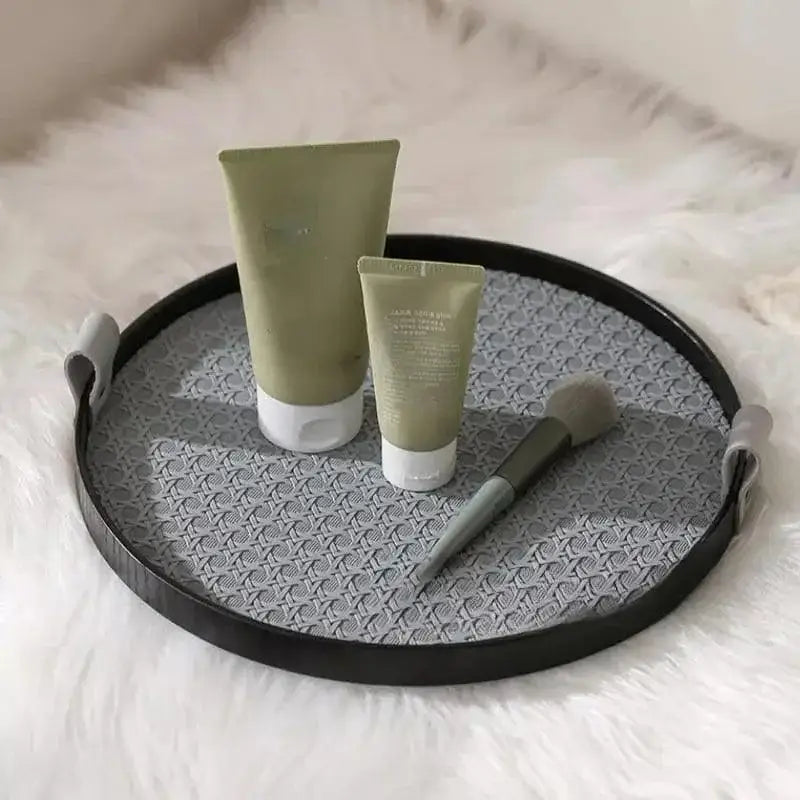 Tampa de banheiro marrom decorativa redonda estilo Ricaly com tubos cosméticos e escova