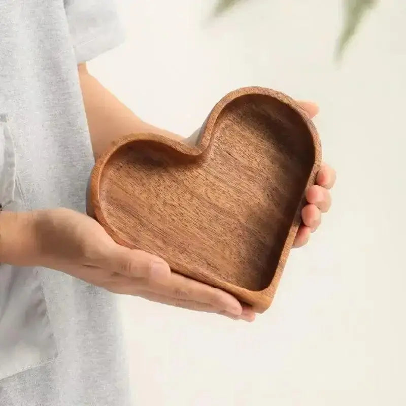 Bowl de madeira em forma de coração do conjunto Bandejas Petisco Madeira Coração Ricaly