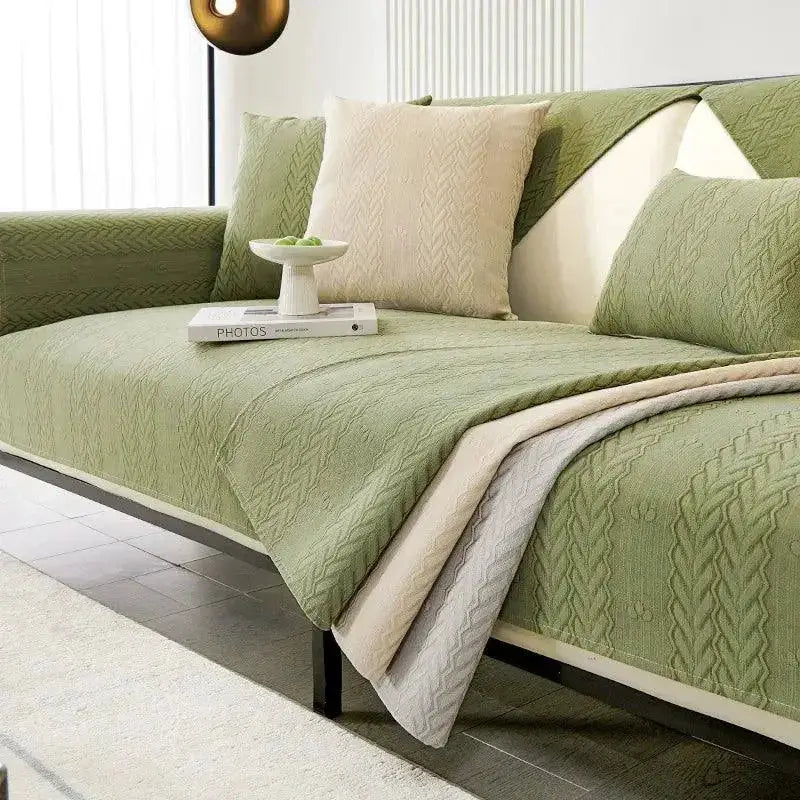 Capa de sofá verde com textura e almofadas para proteção de sofa estilo Ricaly