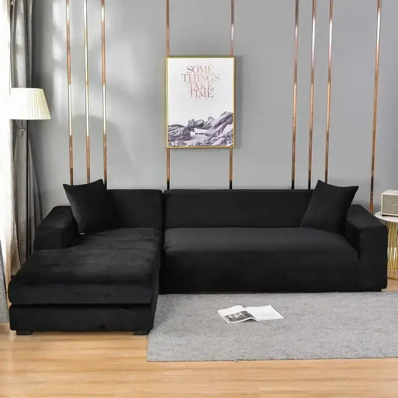 Sofá de canto preto em suede premium com almofadas decorativas Ricaly