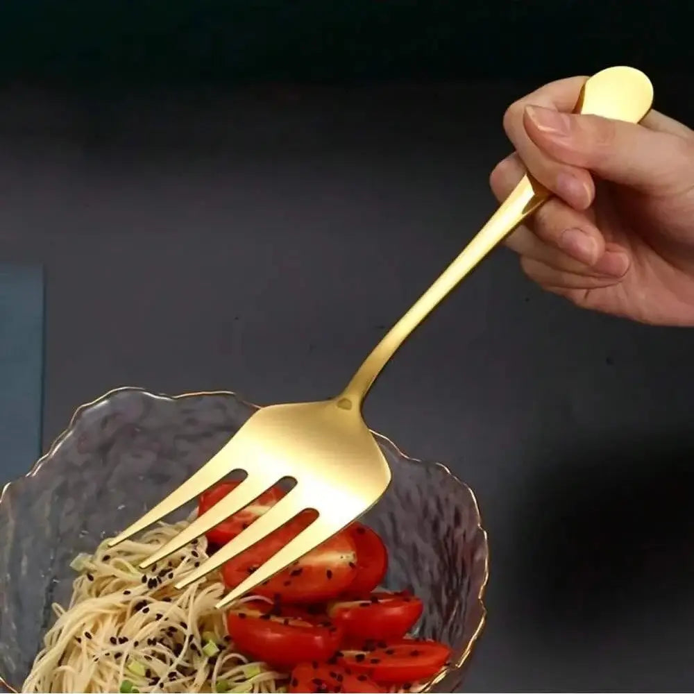 Garfo de servir dourado em aço inoxidável para salada do Conjunto Talheres Ricaly