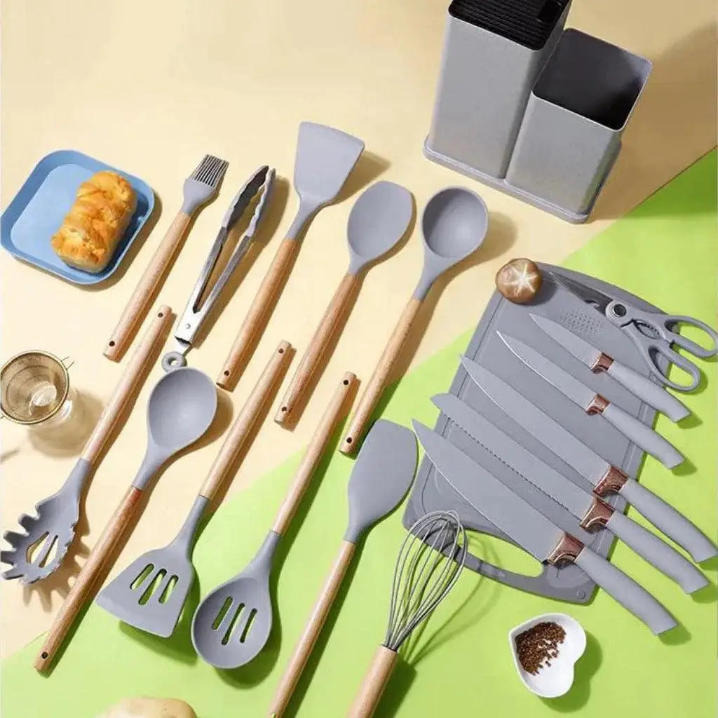 Conjunto de utensílios de cozinha em silicone cinza com cabos ergonômicos em madeira Ricaly
