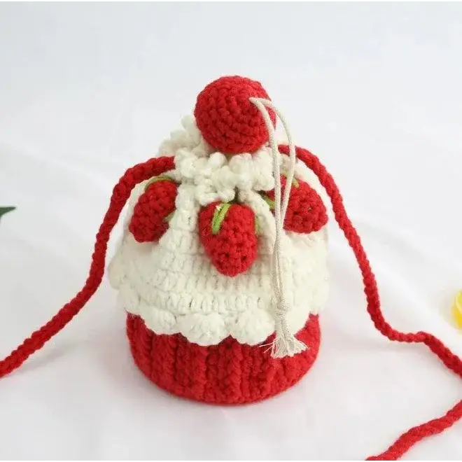 Bolsa de cordão em crochê com formato de cupcake para decoração de Natal Ricaly