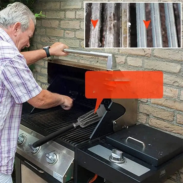 Escova de limpeza para grelha de aço inoxidável Ricaly em uso para limpeza eficiente