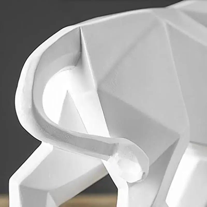 Escultura Geométrica de Touro Ricaly em Resina Compre