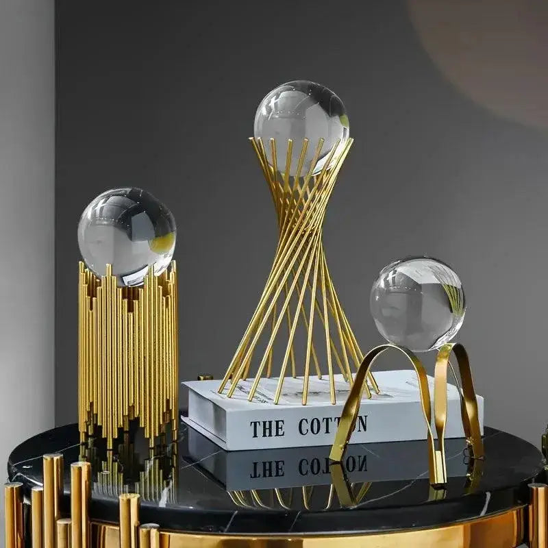 Bolas de Cristal em Suportes Dourados para Arte Abstrata Ricaly Compre