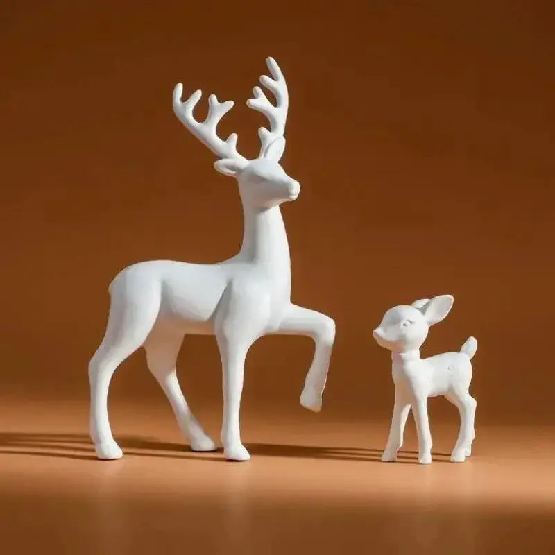 Cena de escultura de rena branca em resina com detalhes dourados para decoração natalina