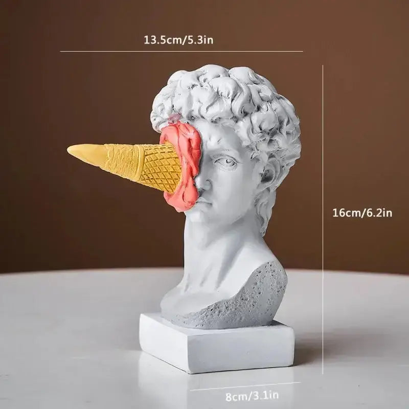 Estátua David com Sorvete Ricaly para um Toque Artístico Compre
