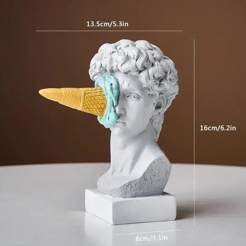 Estátua David com Sorvete Ricaly para um Toque Artístico Compre