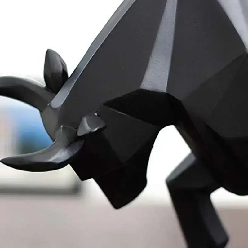 Escultura Geométrica de Touro Ricaly em Resina Compre