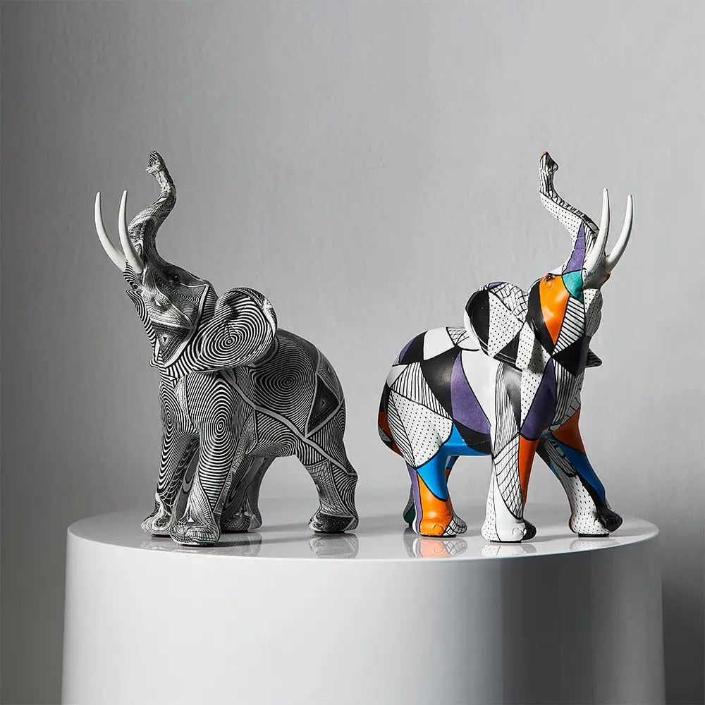 Estatuetas Decorativas Elefantes Abstratos em Dois Estilos Diferentes Compre agora Ricaly