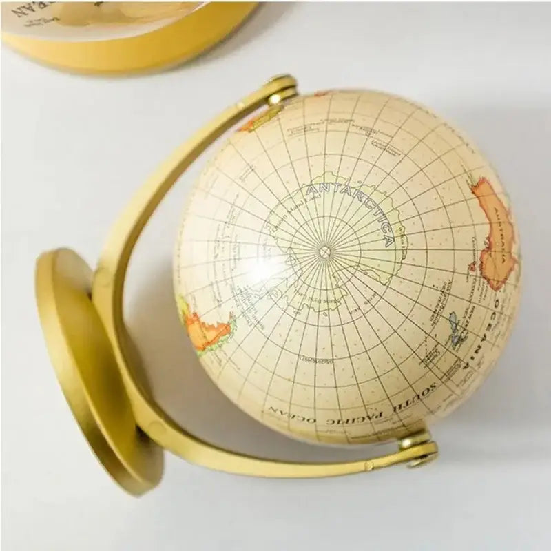 Globo terrestre miniatura retrô com base de latão para decoração vintage dourada