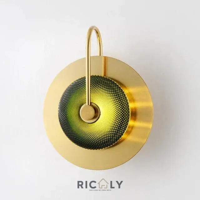 Iluminação Elegante: Arandela Dourada Futurista Belle da Ricaly - Sofisticação e Inovação para Seu Espaço - Iluminação - Arandela Individual Vidro Verde - AFBIV