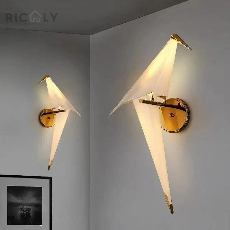 Iluminação Elegante: Arandela Dourada Origami Ricaly para Ambientes Internos