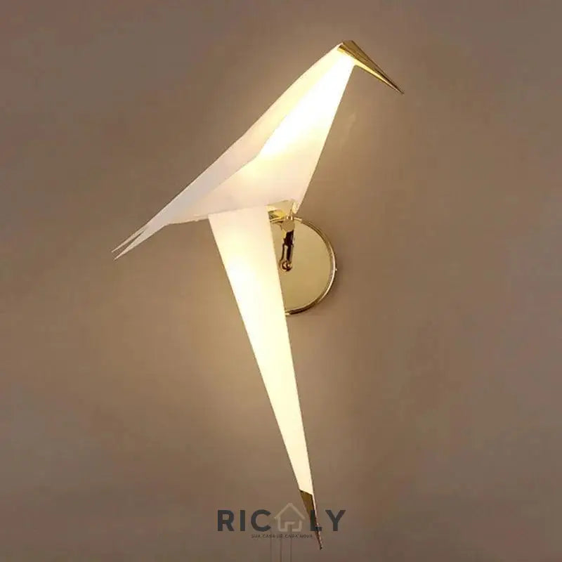 Iluminação Elegante: Arandela Dourada Origami Ricaly para Ambientes Internos