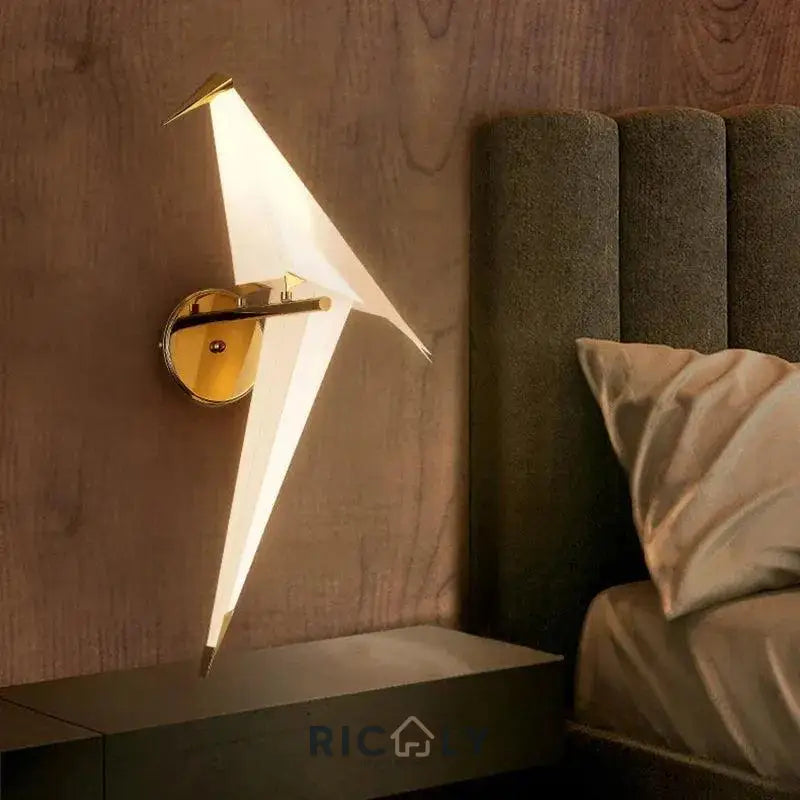 Iluminação Elegante: Arandela Dourada Origami Ricaly para Ambientes Internos