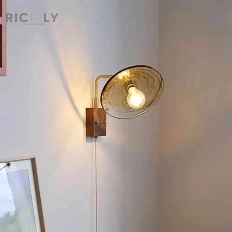 Luminária de Parede Nórdica Ricaly – Elegância Clássica com Luz Personalizável