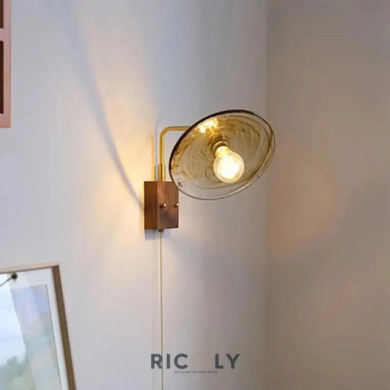 Luminária de Parede Nórdica Ricaly – Elegância Clássica com Luz Personalizável