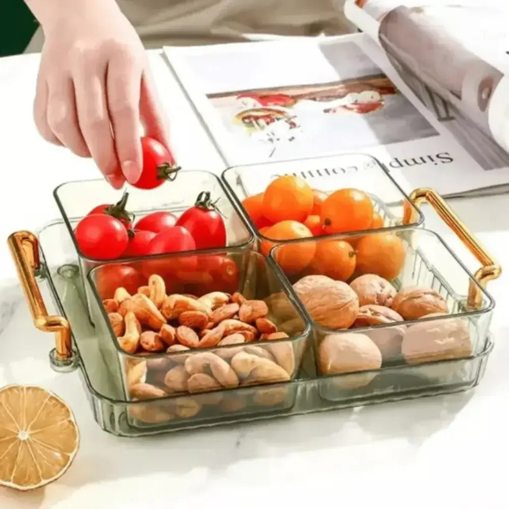 Bandeja de servir compartimentada com snacks produto Potes Organizadores Transparentes Ricaly