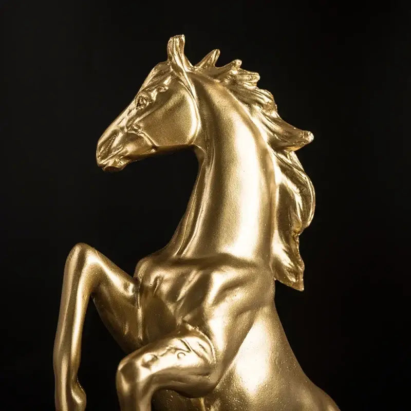 Estátua de cavalo dourado em relevo para suporte de vinho, estilo guerreiro elegante