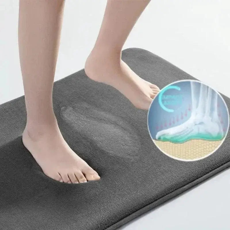 Tapete Antiderrapante Super de Veludo Coral e Memória Preto Compre agora Ricaly