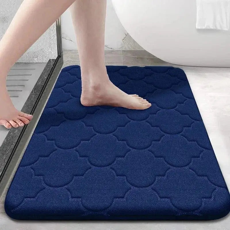 Tapete de Banheiro Quatrefoil Veludo Coral Antiderrapante Preto Compre agora Ricaly