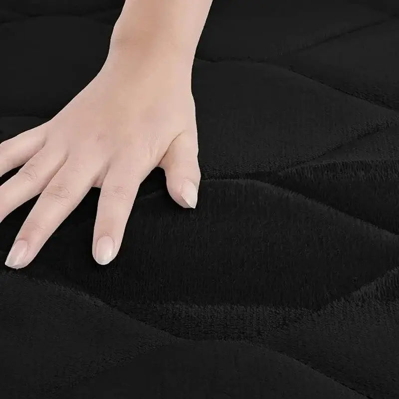 Tapete de Banho Antiderrapante Veludo Coral Quatro Folhas Preto Compre agora Ricaly