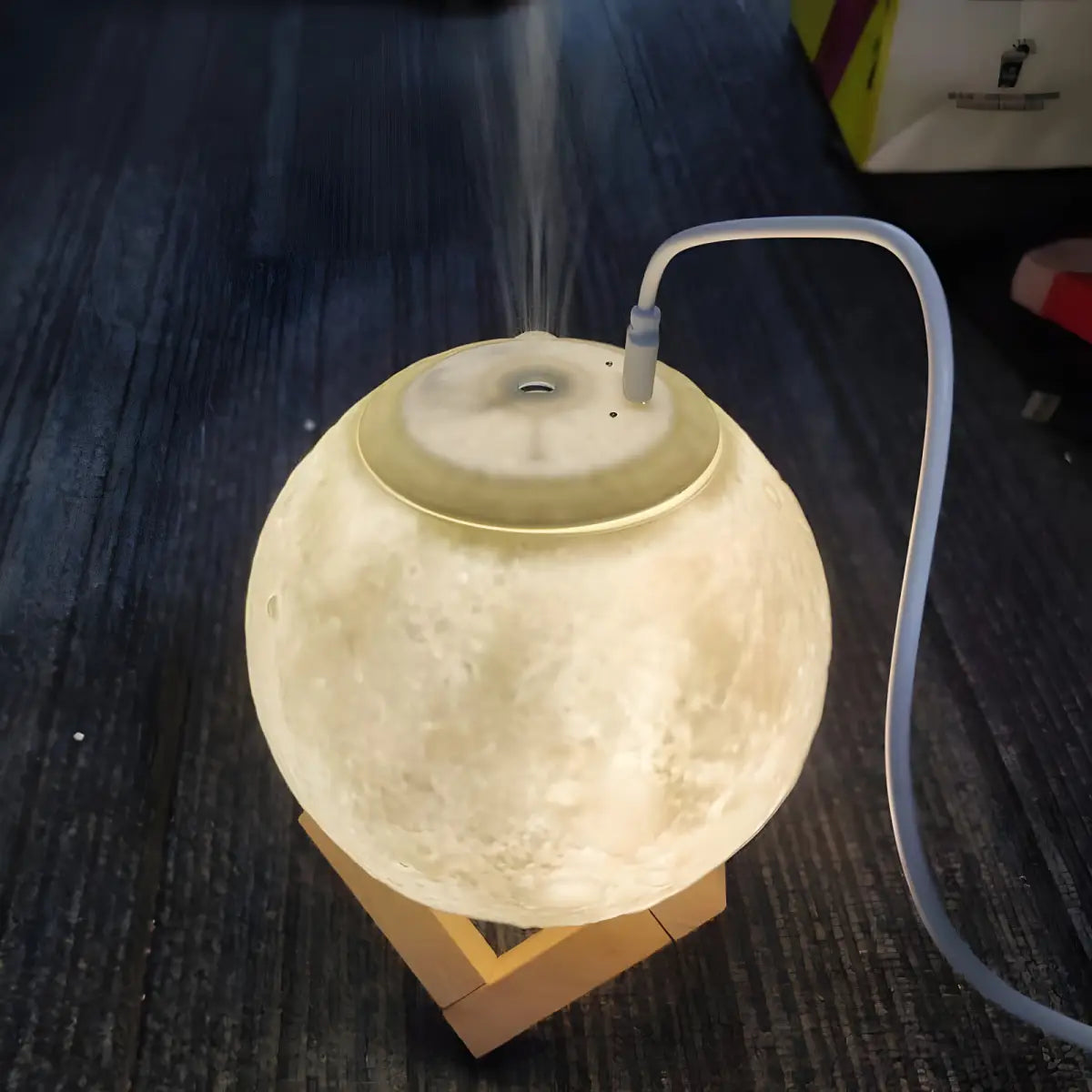 Umidificador Moon com luz LED, tubo e design exclusivo Lua Astronauta GalaxiaTech