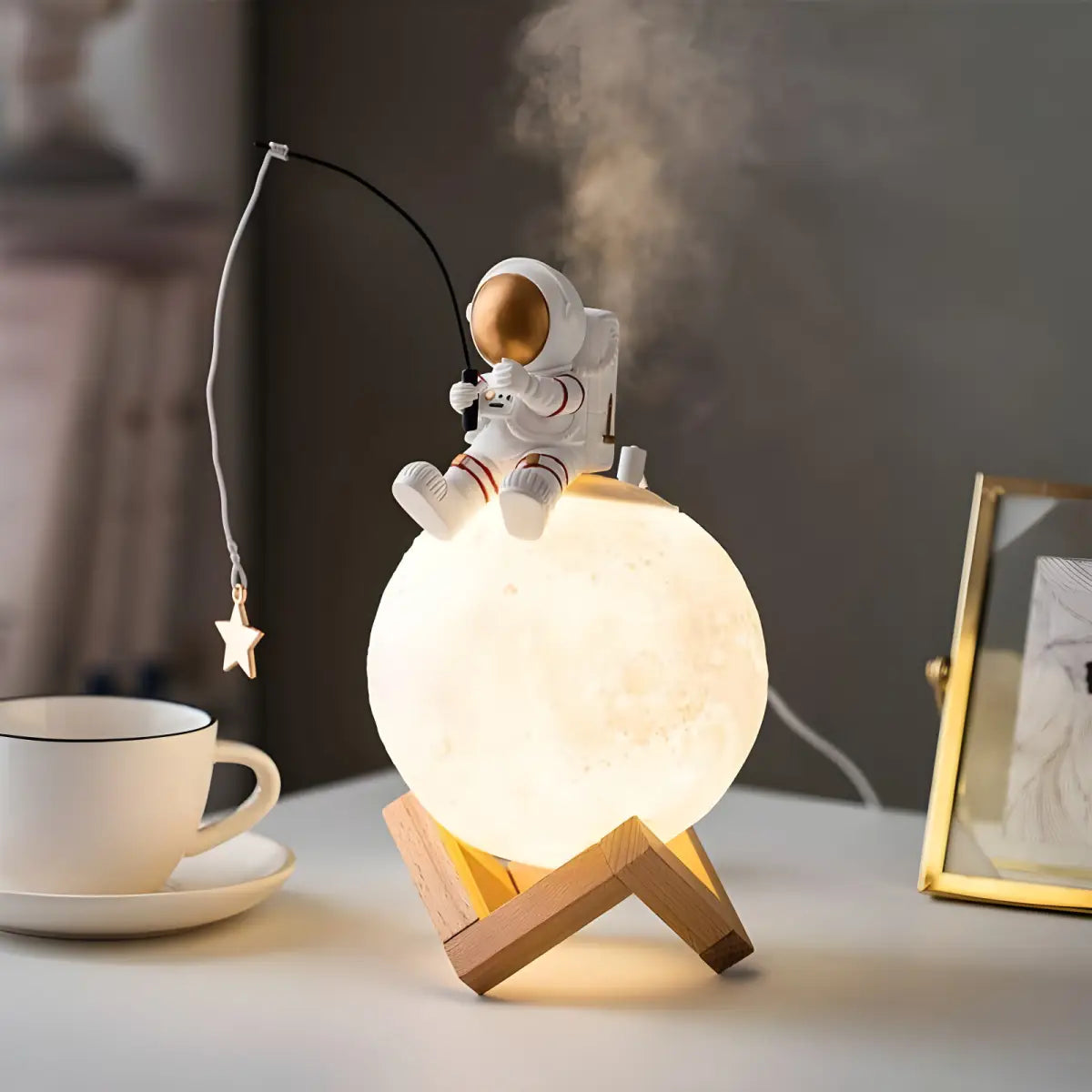 Umidificador e luminária de lua astronauta da GalaxiaTech com design exclusivo Ricaly